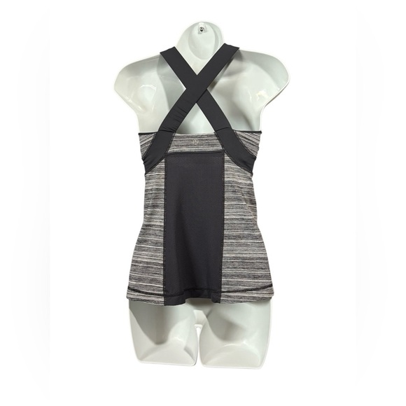 Lululemon, Waist-Length V-Neck Tank Top, Size 4, Gray, White πββοΈββ‘οΈ - Picture 3 of 11